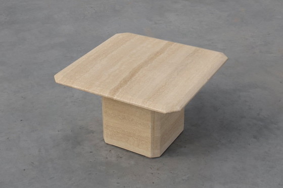Image 1 of Mesa de centro o auxiliar cuadrada de travertino de mediados de siglo, Italia Años 60
