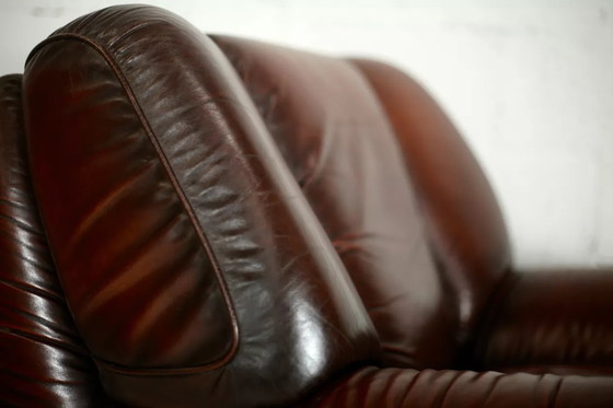 Image 1 of Leren fauteuil en salontafel
