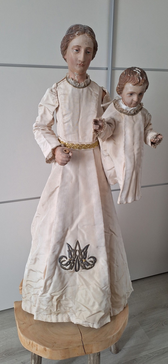 Image 1 of Wunderschöne antike Pfahlmadenfigur aus dem 18. Jahrhundert