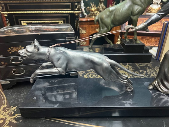 Art Deco sculptuur van vrouw met hond, Beeldhouwkunst, Brons, Marmer, Zilver (foto 4 van 6)