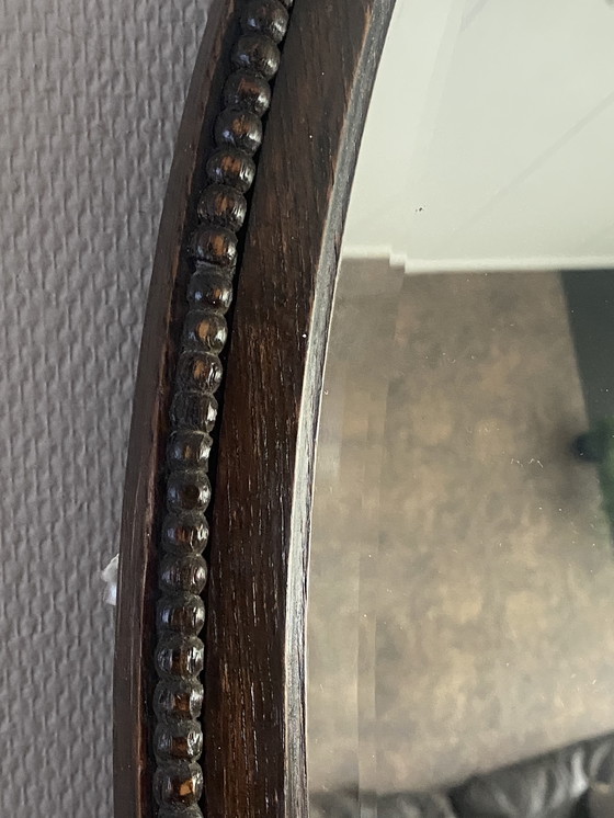 Image 1 of Grote ovale houten antieke spiegel 
