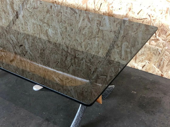 Image 1 of Tavolo da caffè anni '60 e '70 con piano in vetro e metallo in teak