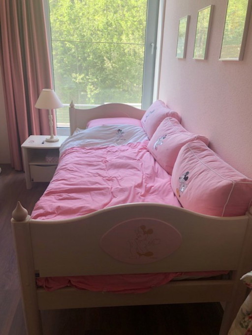 Small World Disney bed pillows 3 pieces pink