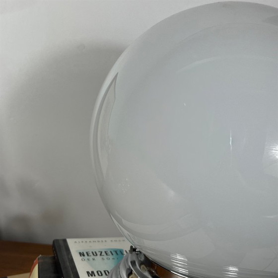 Plafonnier ou applique globe en verre opaline blanc 20 cm rosace de fixation en inox – Glass (photo 3 of 9)