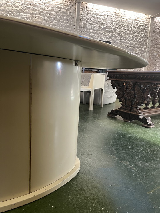 Image 1 of Tavolo da pranzo ovale laccato