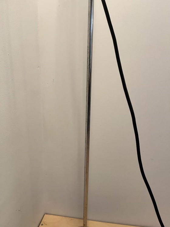 Lampade da terra modello DIM design Vico Magistretti edizione Oluce Acciaio cromato & alluminio, Metallo, Nero (foto 9 di 11)