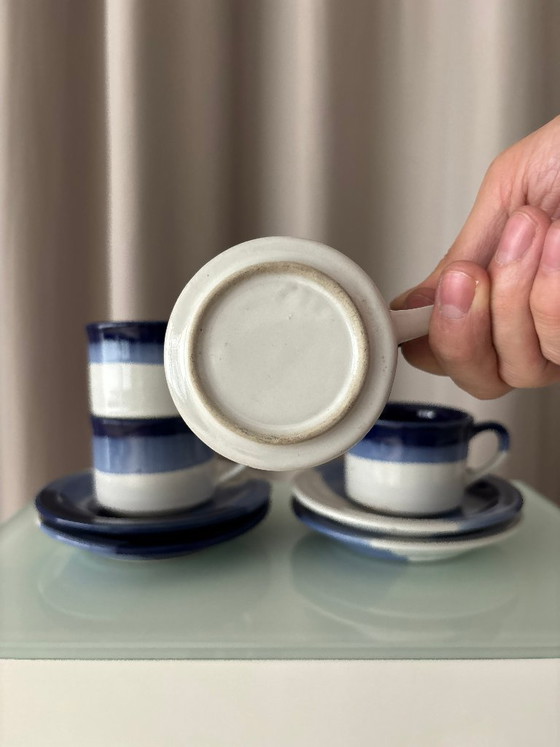 Lot de 4 Tasses et Soucoupes en Céramique d'Atelier Vintage – Émaillé Main Bleu & Blanc – Vaisselle, Ceramic (photo 3 of 13)