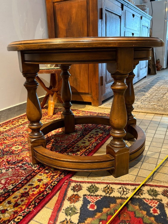 Image 1 of Classic round oak coffee table / side table (Ø 60 cm) – Perfect condition!