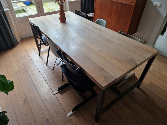 Image 1 of Tavolo da pranzo in rovere con struttura in acciaio - 220x100 cm