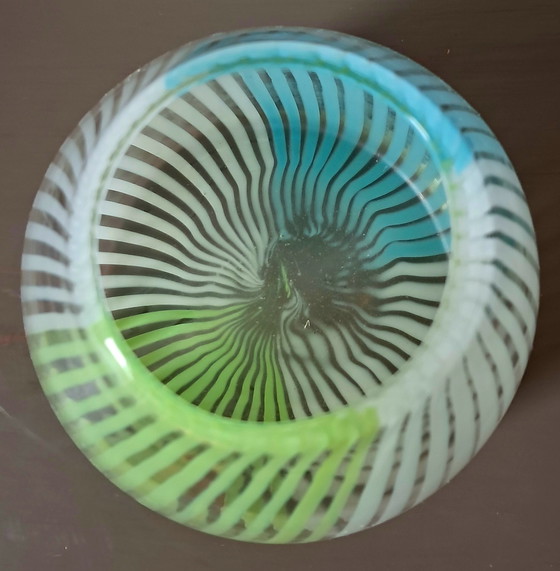 Image 1 of Jarrón de vidrio soplado con hilos de vidrio opalino