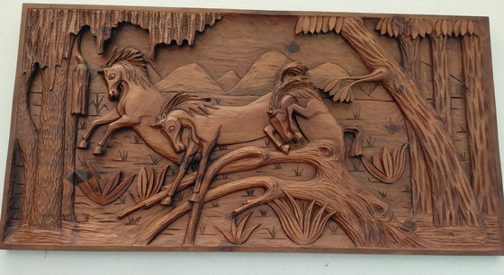Image 1 of Tableau en bois sculpté,  bas relief