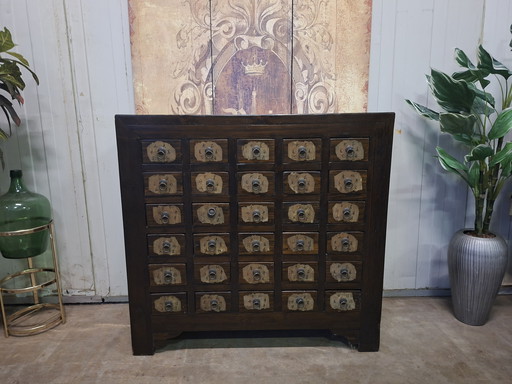 Antike chinesische Kommode, Apothekerschrank, Aktenschrank, Maße 105 x 42 cm und 100 cm hoch.