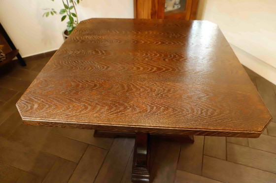 Image 1 of Rustikaler Eichentisch mit zentraler Basis