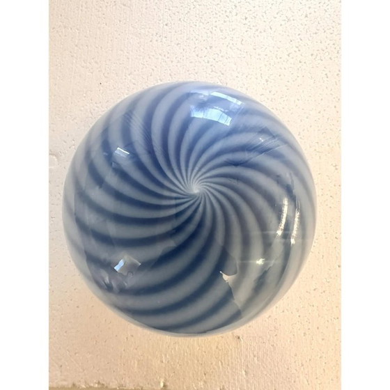 Image 1 of Set van twee moderne wandlampen van Murano-glas met een blauwe spiraalvorm.