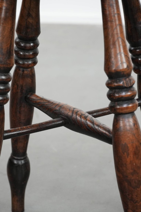 Image 1 of Antiek Engels Windsor krukje uit de 18e eeuw