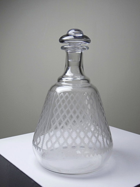 Image 1 of Carafe en cristal gravé modèle "Alhambra" Baccarat années 1900-1920