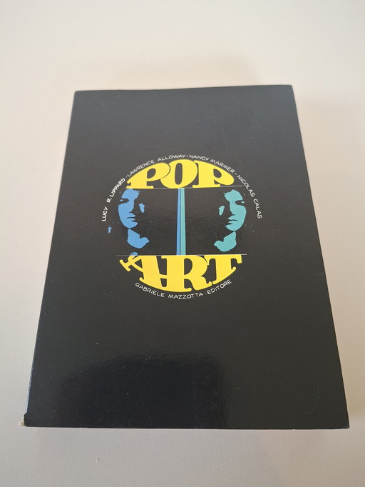 Book about Pop Art Italian