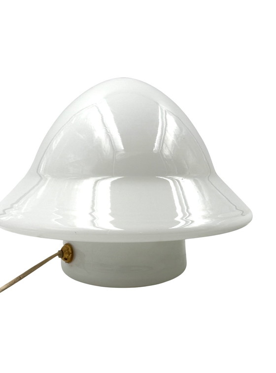 Image 1 of Ruimtetijdperk Set van 2 opaline glazen tafellampen, Italië 1970