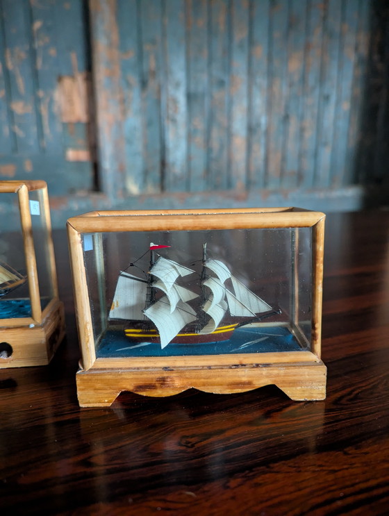 Image 1 of Vintage display case ship models/tallships