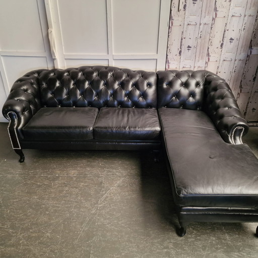 Acme Classic Chesterfield Bank – Zwart, Leer