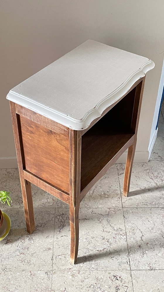 Image 1 of TABLE de Chevet en BOIS Vintage