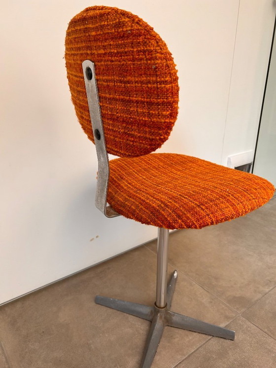 Image 1 of 8 eetkamerstoelen in vintage stijl