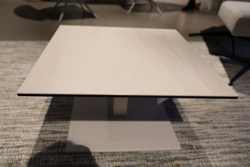 Tavolino da caffè Dado con etichetta privata