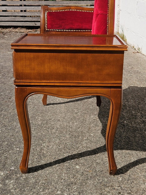 Image 1 of Vintage Franse telefoonbank - Rode fluwelen loveseat - Roddelbank - Stijl Louis XV - jaren 70