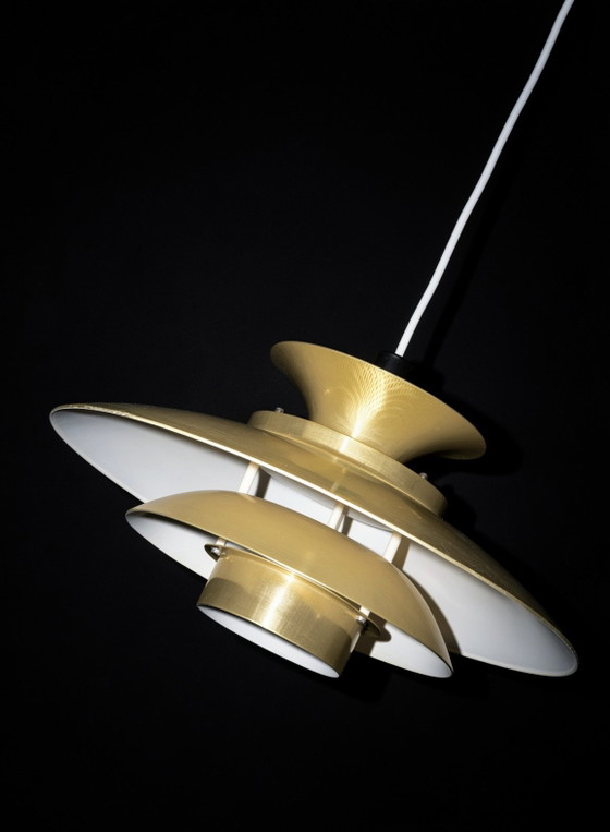 Image 1 of Suspension vintage Jeka Metaltryk en or pour Louis Poulsen