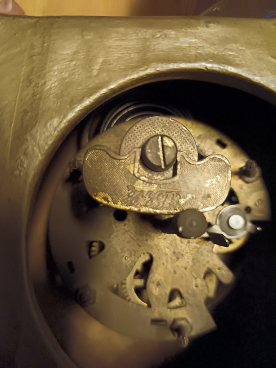 Image 1 of Sculpturaal werk met een Wehrle-klok uit de jaren 1940 en 1950 - Art Deco