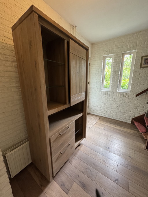 Henders & Hezel cabinet