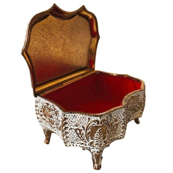 Image 1 of Vintage barok sieradendoosje goud porselein bloemen 1950's