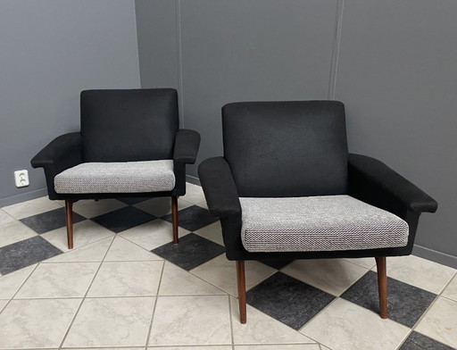 Set van twee zwart-witte fauteuils uit de jaren 60.