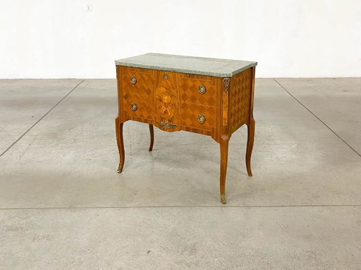 Gustaviaanse kast met marmeren blad