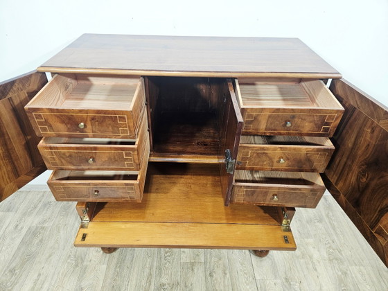 Mobile barocco in noce del XIX secolo con intarsi e gambe tornite – Credenze con vetrina, Wood, Barok (photo 28 of 29)