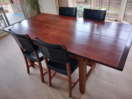 Mesa de comedor Schuitema maciza