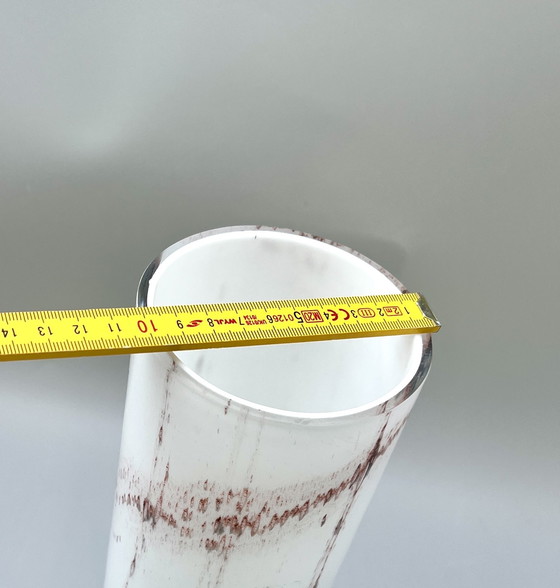 Image 1 of Große Studioglas-Vase – weiß mit rotbrauner Faden-Schmelztechnik