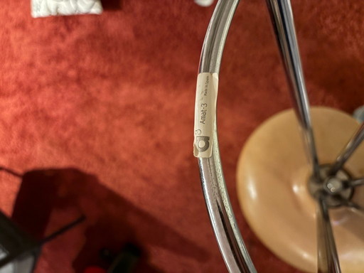 Knoll Amat 3 Jamaica barkruk van Pepe Cortes 2x