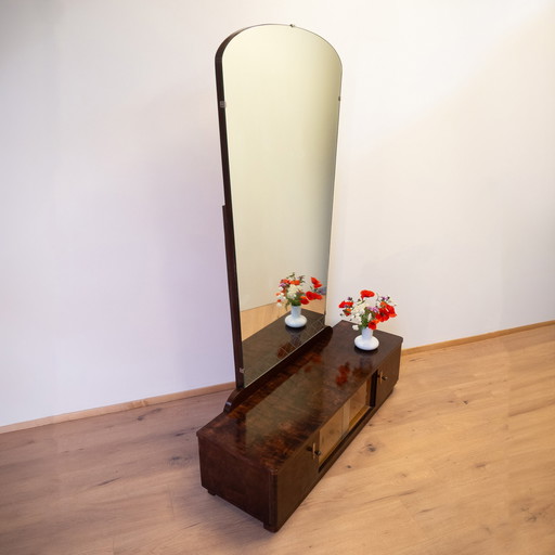 Miroir intégral, Commode à miroir avec porte coulissante en verre en bouleau flammé, années 1950, Restauré
