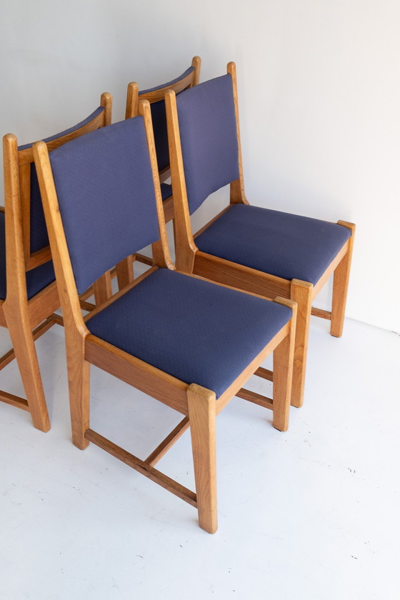 Image 1 of 4X Vintage Massief Houten Eetkamerstoelen Met Blauwe Bekleding