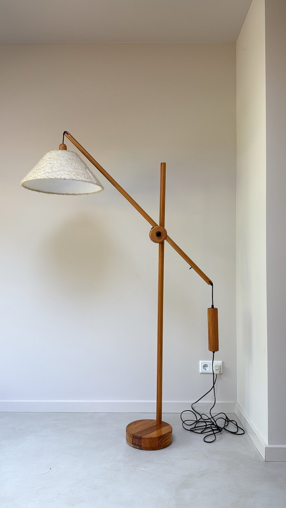 Image 1 of Lampadaire vintage Domus en bois de teck