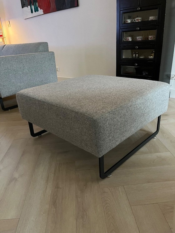 Image 1 of Artifort Mare Bank, 1,5 zits stoel en hocker - Grijze Wol