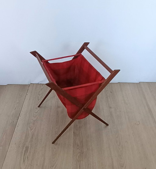 Deense tijdschriften houder. – tijdschriftenrek, Textile, Wood (photo 2 of 10)