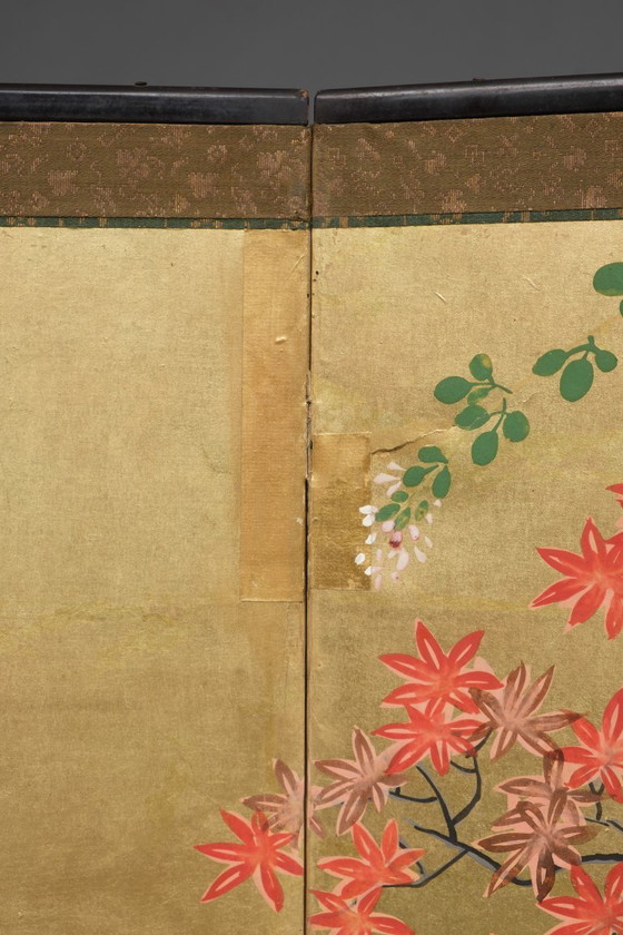 Image 1 of Par de biombos japoneses plegables de 200 años de antigüedad.
