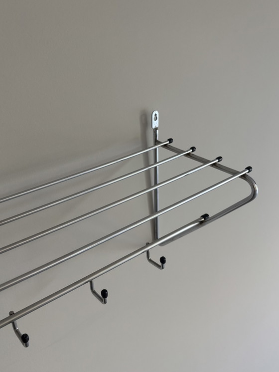 Image 1 of Minimalistischer Metall-Garderobenständer - Wandmodell, 70er Jahre