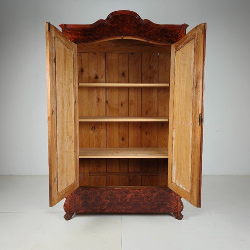 19e-eeuwse grenen linnenkast/garderobe met vlammenfineer