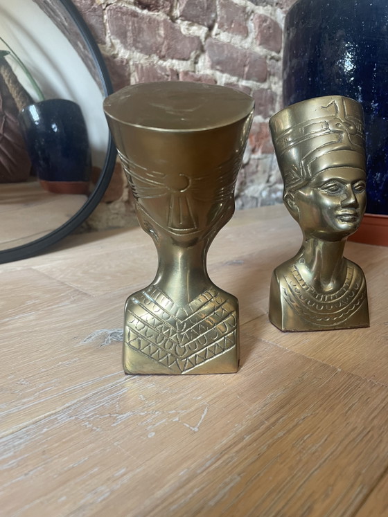 Image 1 of Set di 2 busti vintage in ottone della regina Nefertiti