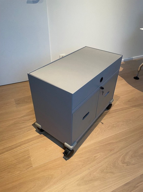 Image 1 of Carrello da roulotte Vitra