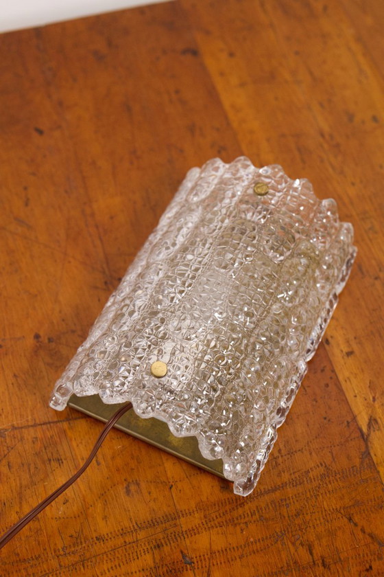 Image 1 of Grande lampada da parete in vetro pressato e ottone, Danimarca, anni '60