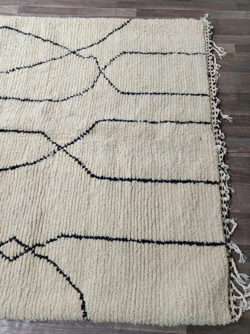 Alfombra Beni Ouraine tejida a mano de 2/3 m